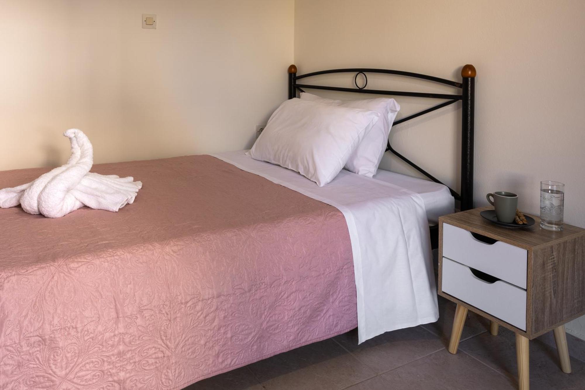Pavlos Apartments Argostoli  Eksteriør bilde