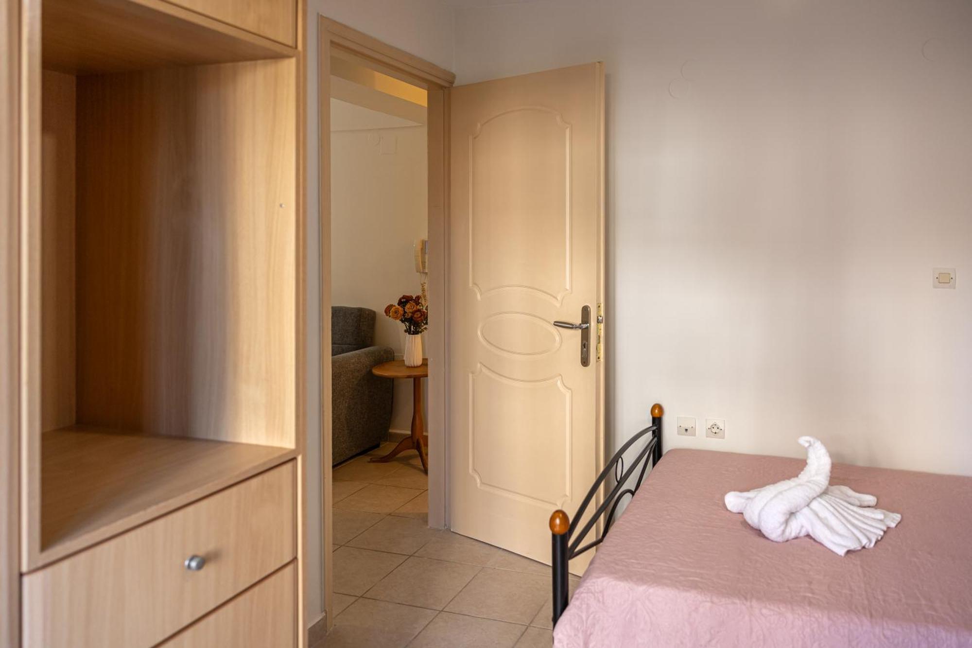 Pavlos Apartments Argostoli  Eksteriør bilde