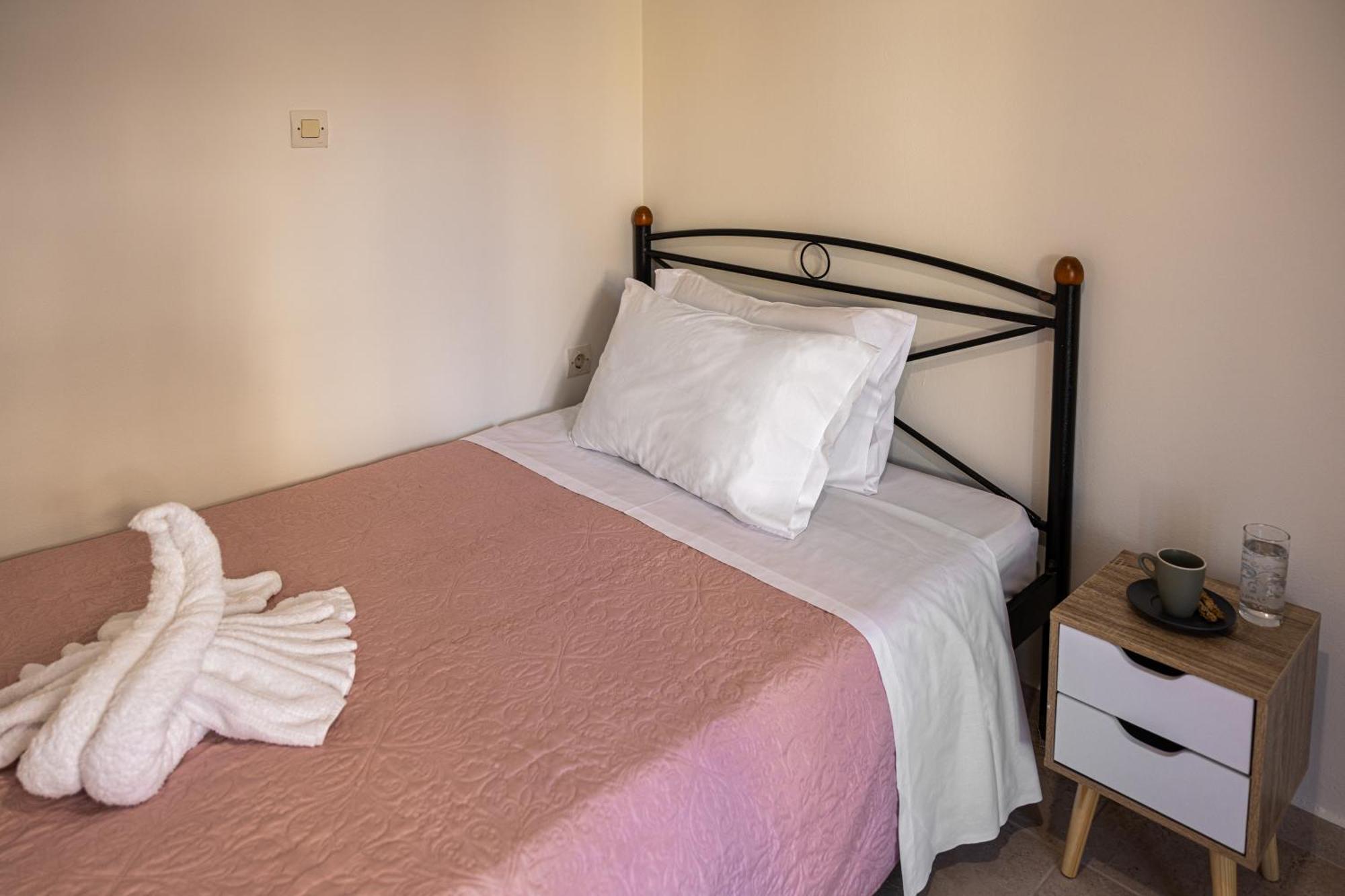 Pavlos Apartments Argostoli  Eksteriør bilde
